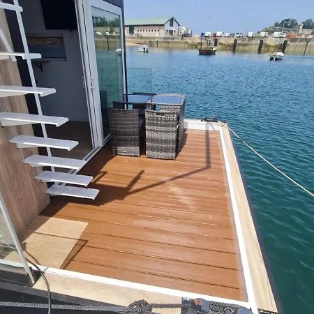 Lady Sea Barco Apartamento * バイヨーナ